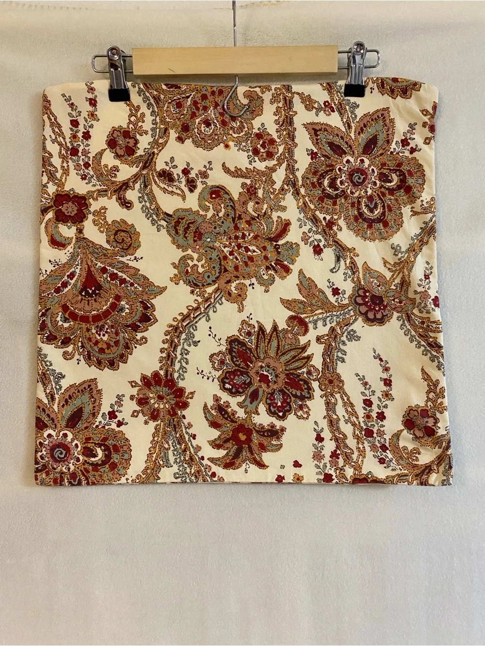 Pottery Barn cream red floral paisley 18